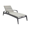 "Moderne Ligstoel met Comfortabele Zitting en Aluminium Frame"