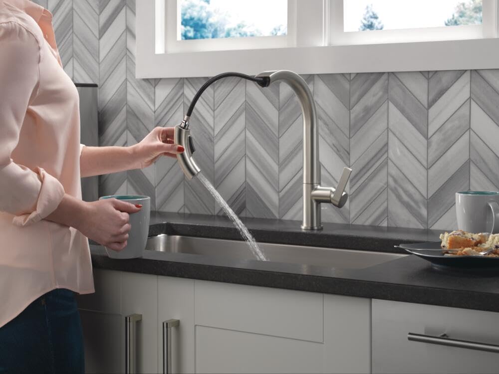 Delta Keele Brushed Nickel Kitchen Faucet with Pull Down Sprayer, Modern Single Hole Kitchen Sink Faucet, Single Handle, Spotshield Stainless 19824LF-SP