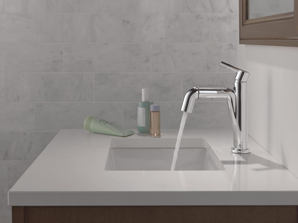 Delta Nicoli Brushed Gold Bathroom Faucet 1 Hole, Single Hole Bathroom Sink Faucet for Vanity, Push-Pop Drain Assembly, Champagne Bronze 15849LF-CZ