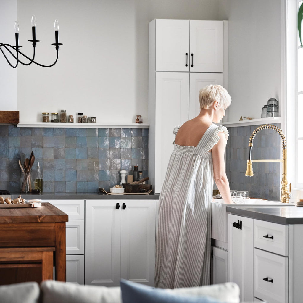Moen Weymouth Oil Rubbed Bronze Motionsense Wave Touchless Kitchen Faucet, Traditional Spring Kitchen Sink Faucet with Pulldown Sprayer and Hands-Free Sensor, S73104EWORB