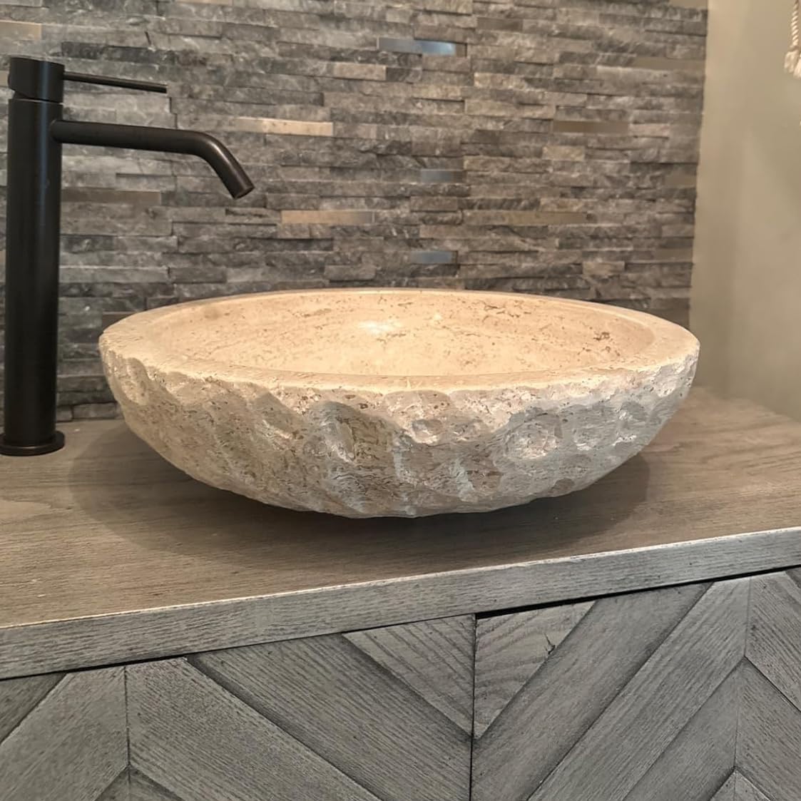 Oval Travertine Vessel Sink â Natural Stone Wash Basin, Hand-Carved Bathroom Sink with Chiseled Exterior & Polished Interior, Above Counter Vanity Basin (Includes Matching Soap Tray)