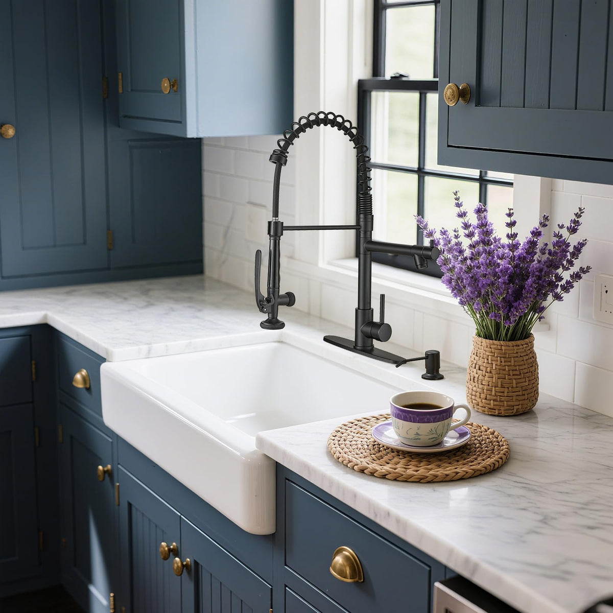 Fapully Black Kitchen Faucet,Commercial Pull Down Kitchen Sink Faucet