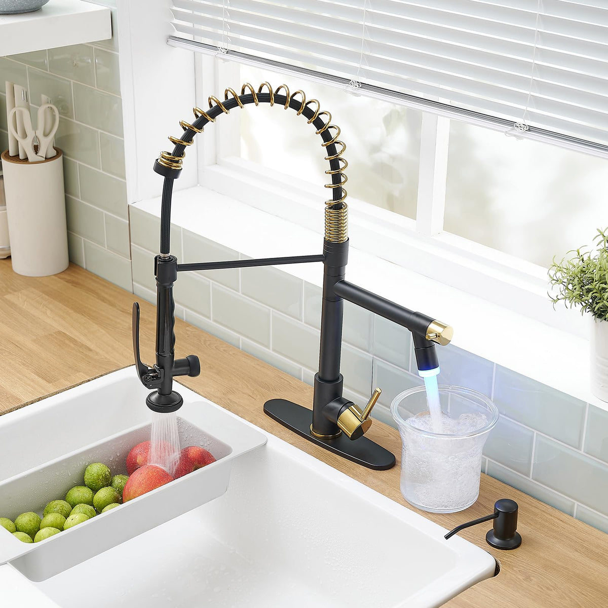 Fapully Black Kitchen Faucet,Commercial Pull Down Kitchen Sink Faucet
