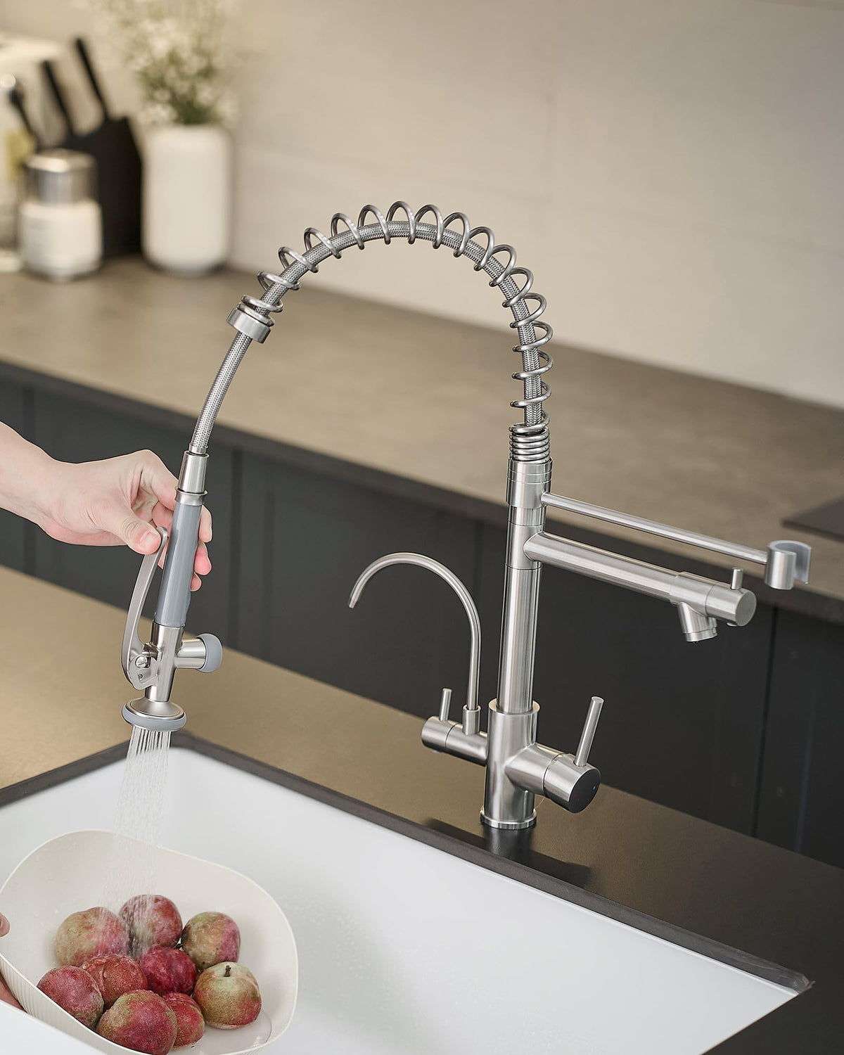 Fapully Black Kitchen Faucet,Commercial Pull Down Kitchen Sink Faucet