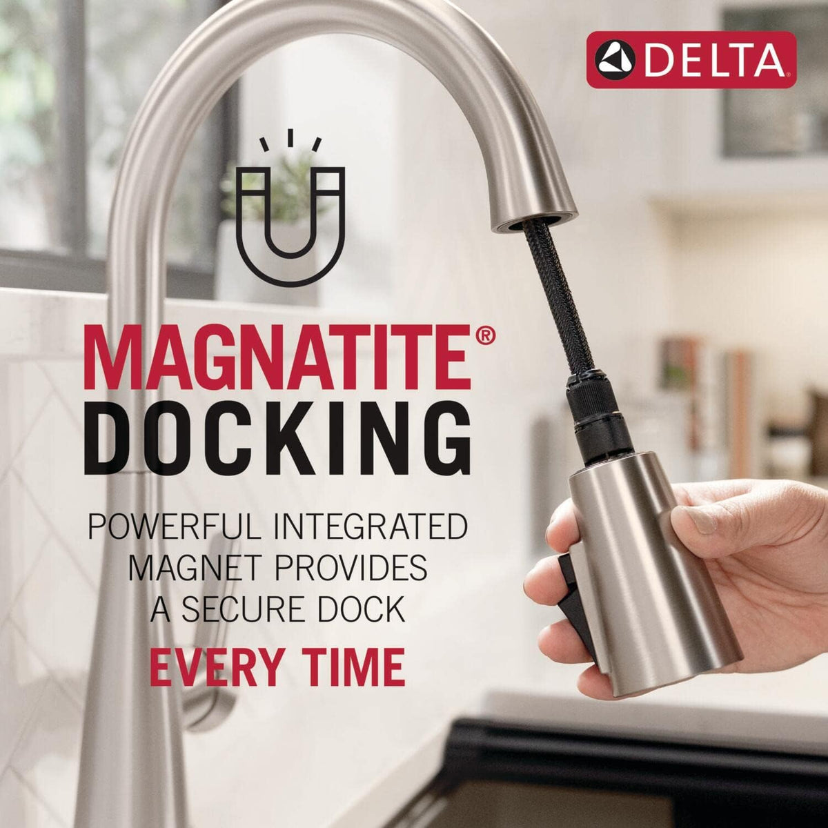 Delta Almari Matte Black Kitchen Faucet with Pull-Out Sprayer, Modern Single Hole Kitchen Sink Faucet, Single Handle, Matte Black 16943-BL-DST