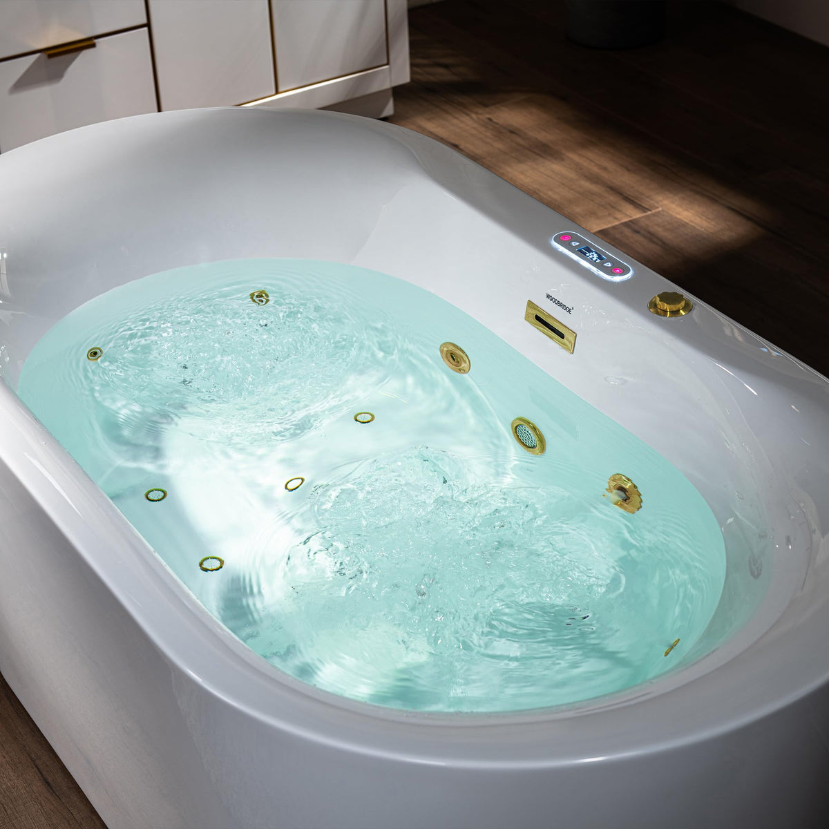 WOODBRIDGE 59" Ã 31-1/2" Compact Whirlpool & Air, Heated Soaking Bathtub