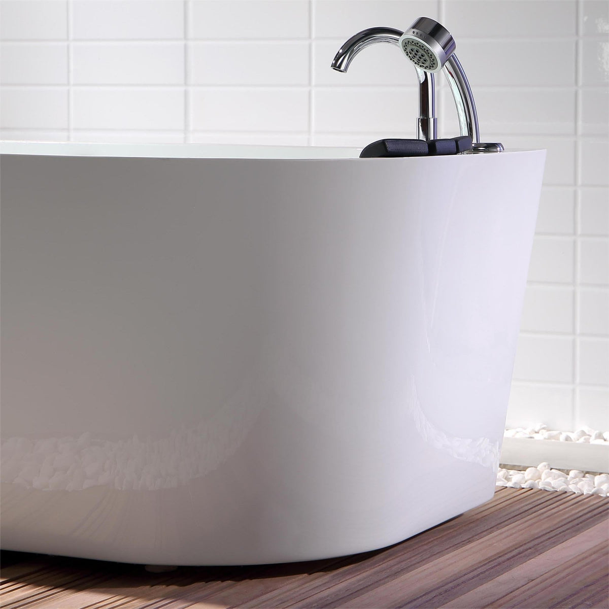 Empava 59 in. Acrylic Freestanding Tub Hydromassage Gracefully Oval Shaped