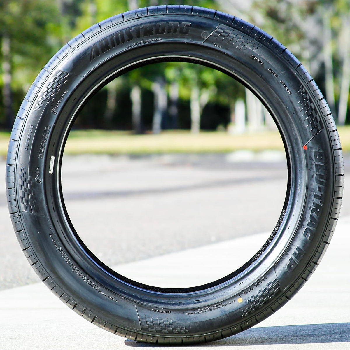 Armstrong Blu-Trac HP 235/45R18 98W XL All Season Passenger Tire