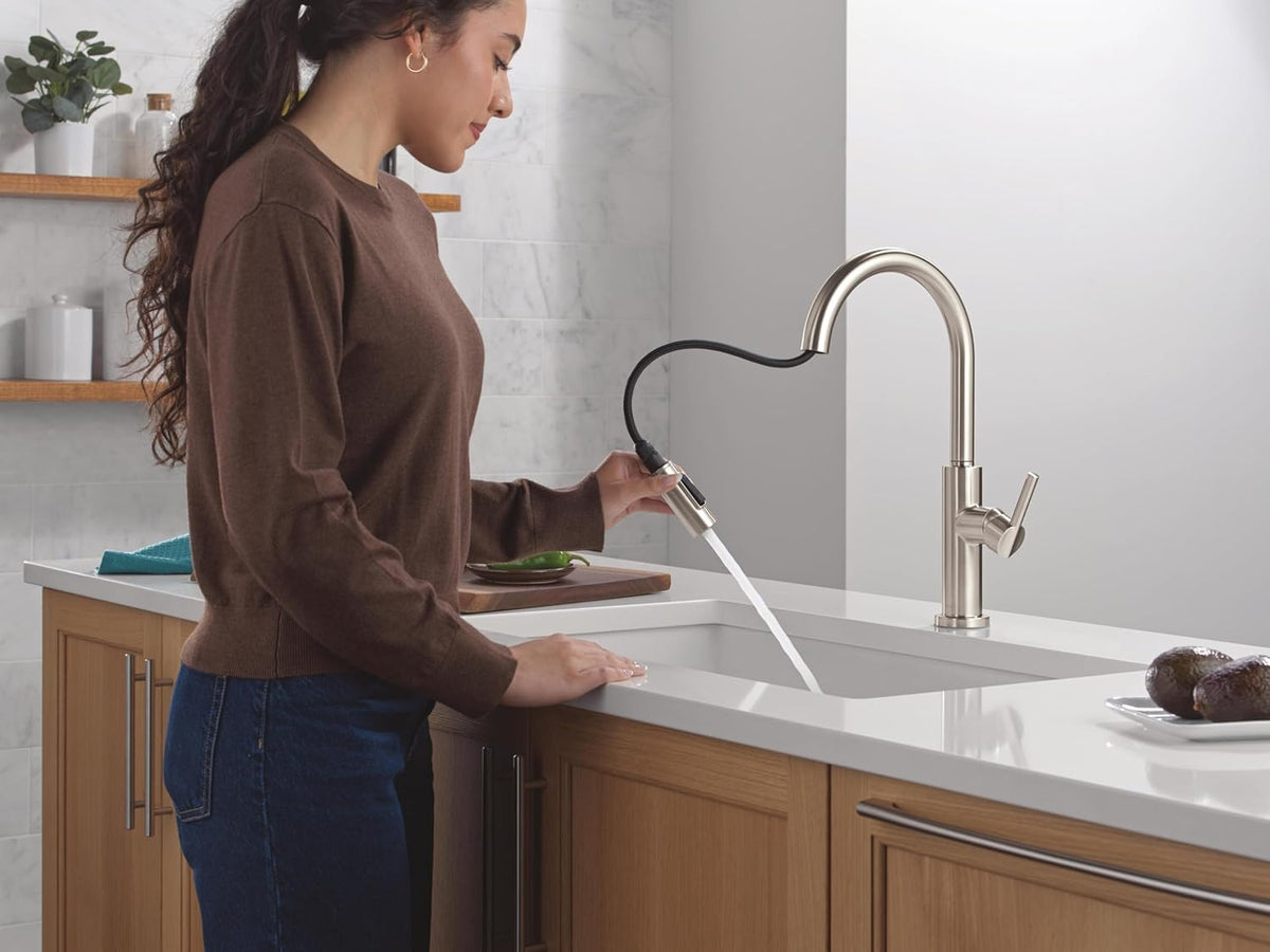 Delta Nicoli Brushed Nickel Kitchen Faucet with Pull Down Sprayer, Modern Single Hole Kitchen Sink Faucet, Single Handle, Stainless Steel 19867LF-SS