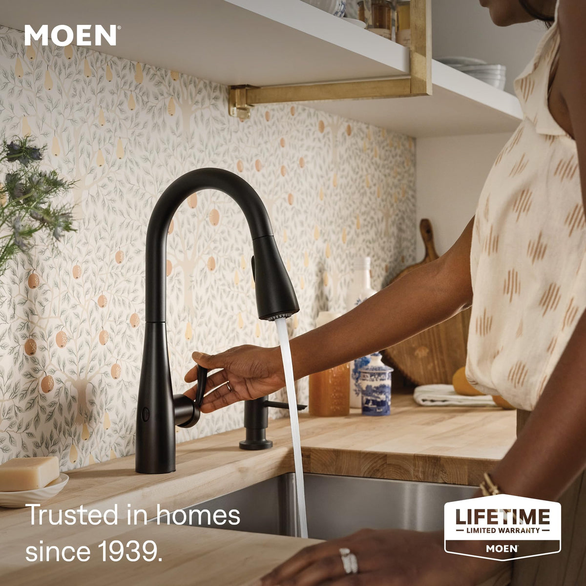 Moen Essie Spot Resist Stainless Pulldown Sprayer Kitchen Sink Faucet Set with Modern Pump Soap Dispenser, 87014SRS