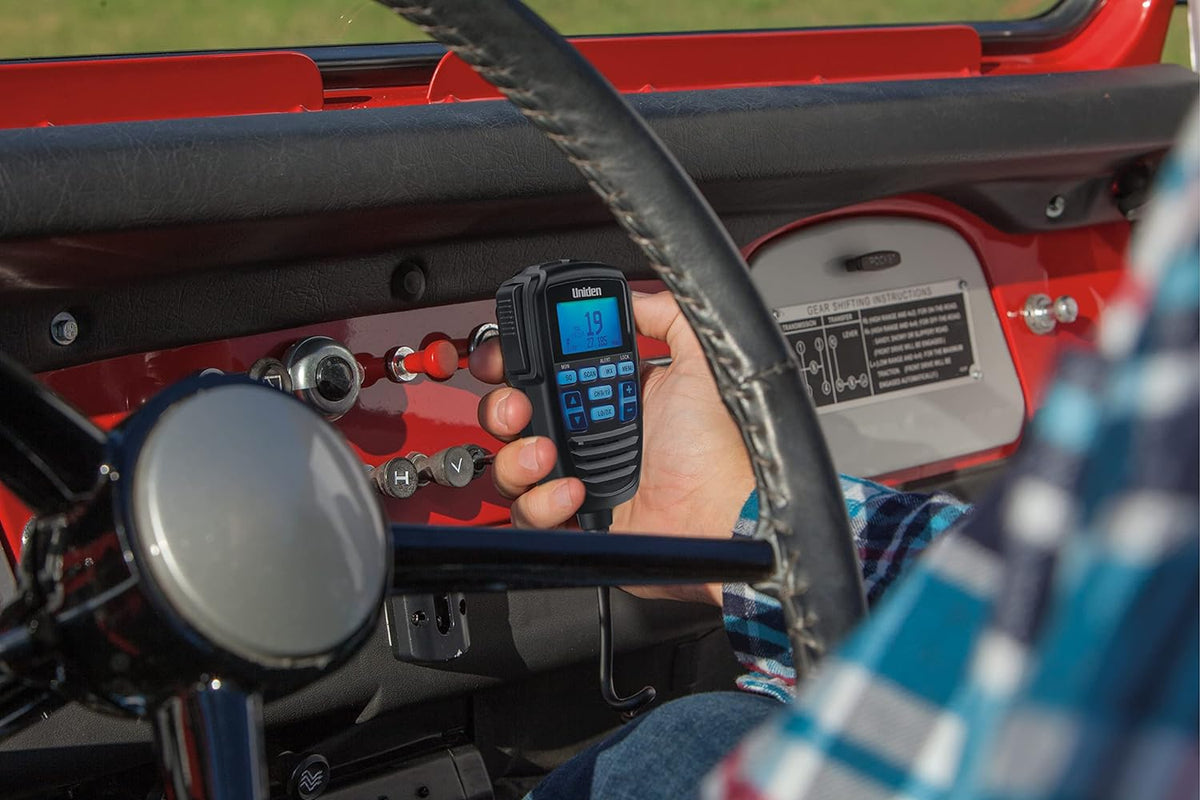 Uniden CMX760 Bearcat Off Road Series Compact Mobile CB Radio, 40-Channel Operation, Ultra-Compact for Easy Mounting, Large 7-Color Backlit LCD Display on Mic with Built-in Speaker Mic, Black
