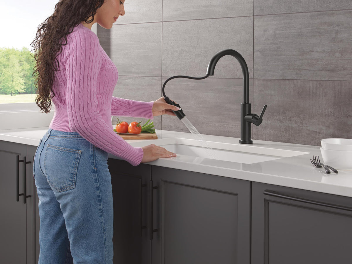 Delta Nicoli Brushed Nickel Kitchen Faucet with Pull Down Sprayer, Modern Single Hole Kitchen Sink Faucet, Single Handle, Stainless Steel 19867LF-SS