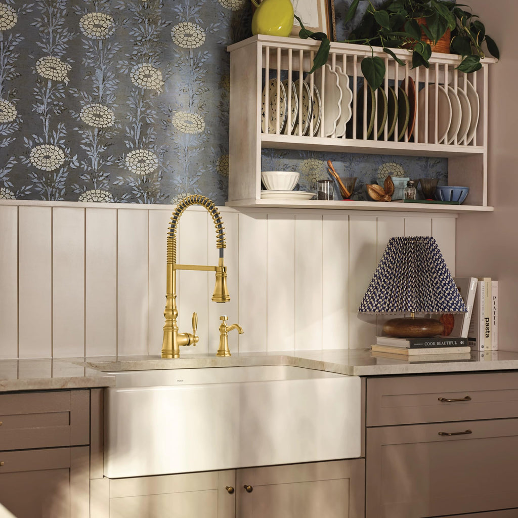 Moen Weymouth Oil Rubbed Bronze Motionsense Wave Touchless Kitchen Faucet, Traditional Spring Kitchen Sink Faucet with Pulldown Sprayer and Hands-Free Sensor, S73104EWORB